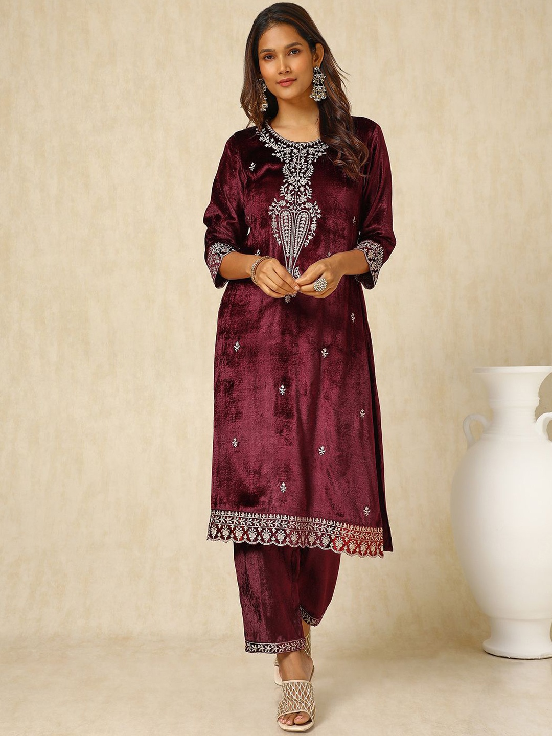 

Soch Floral Embroidered Straight Velvet Kurta with Trousers, Maroon