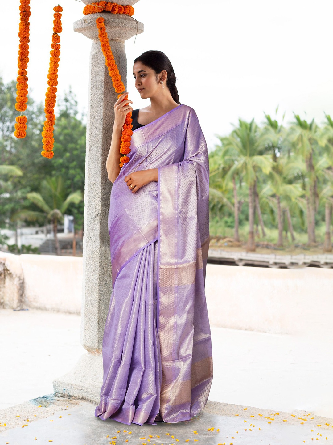 

Unnati Silks Woven Design Zari Silk Cotton Handloom Maheshwari Saree, Violet