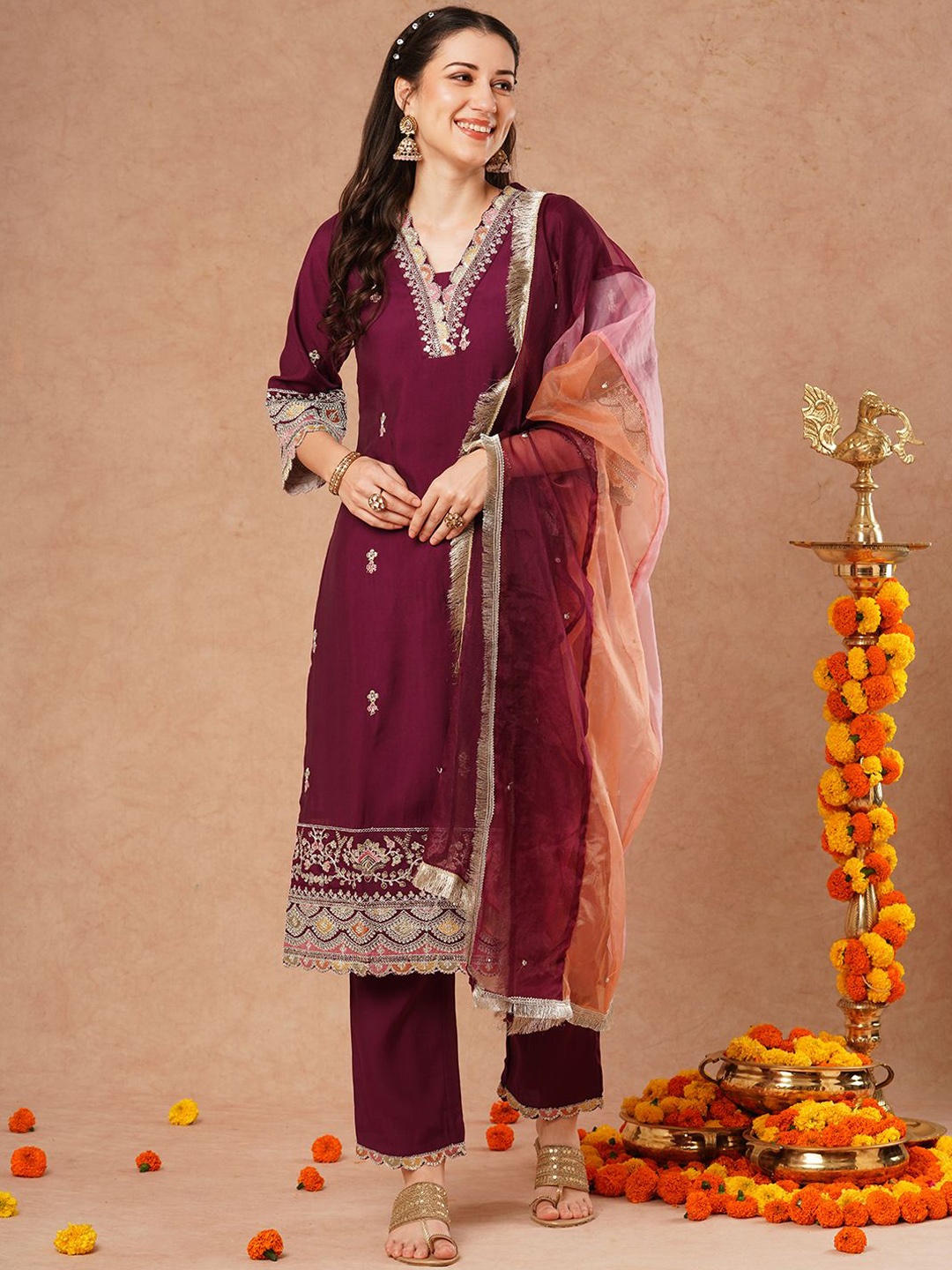 

FASHOR Ethnic Motifs Embroidered Sequinned Straight Kurta with Trousers & Dupatta, Purple