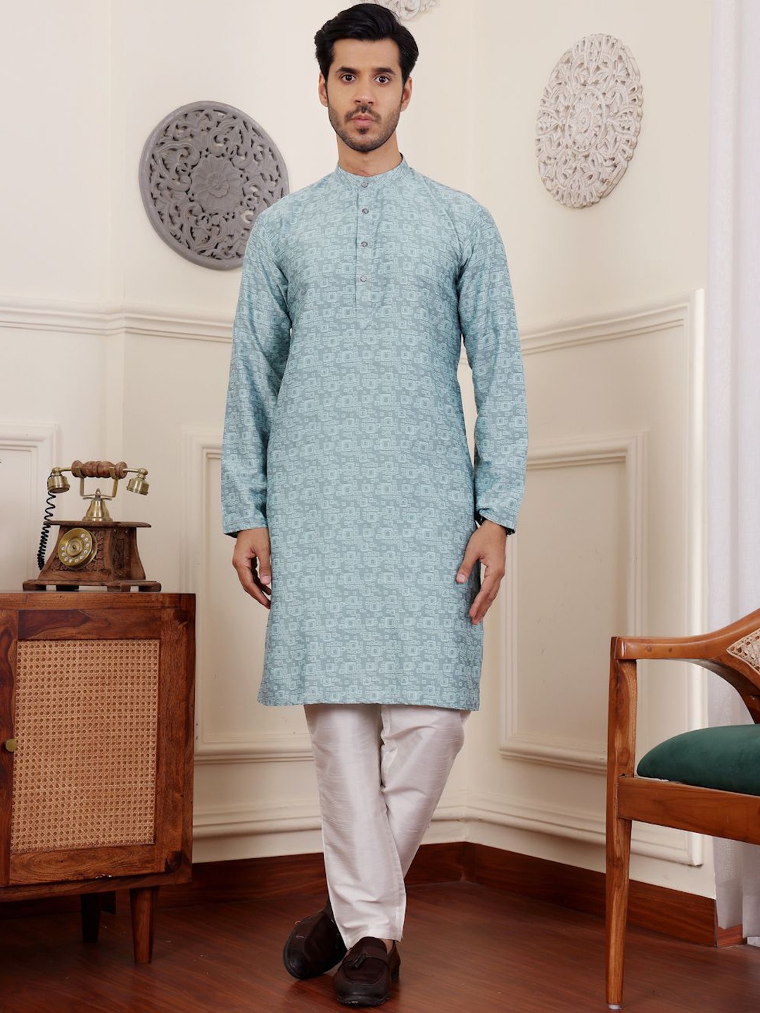 

Rawayi Abstract Printed Jacquard Straight Kurta, Blue