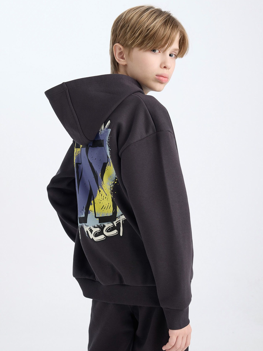 

DeFacto Boys Printed Hooded Pullover Sweater, Black