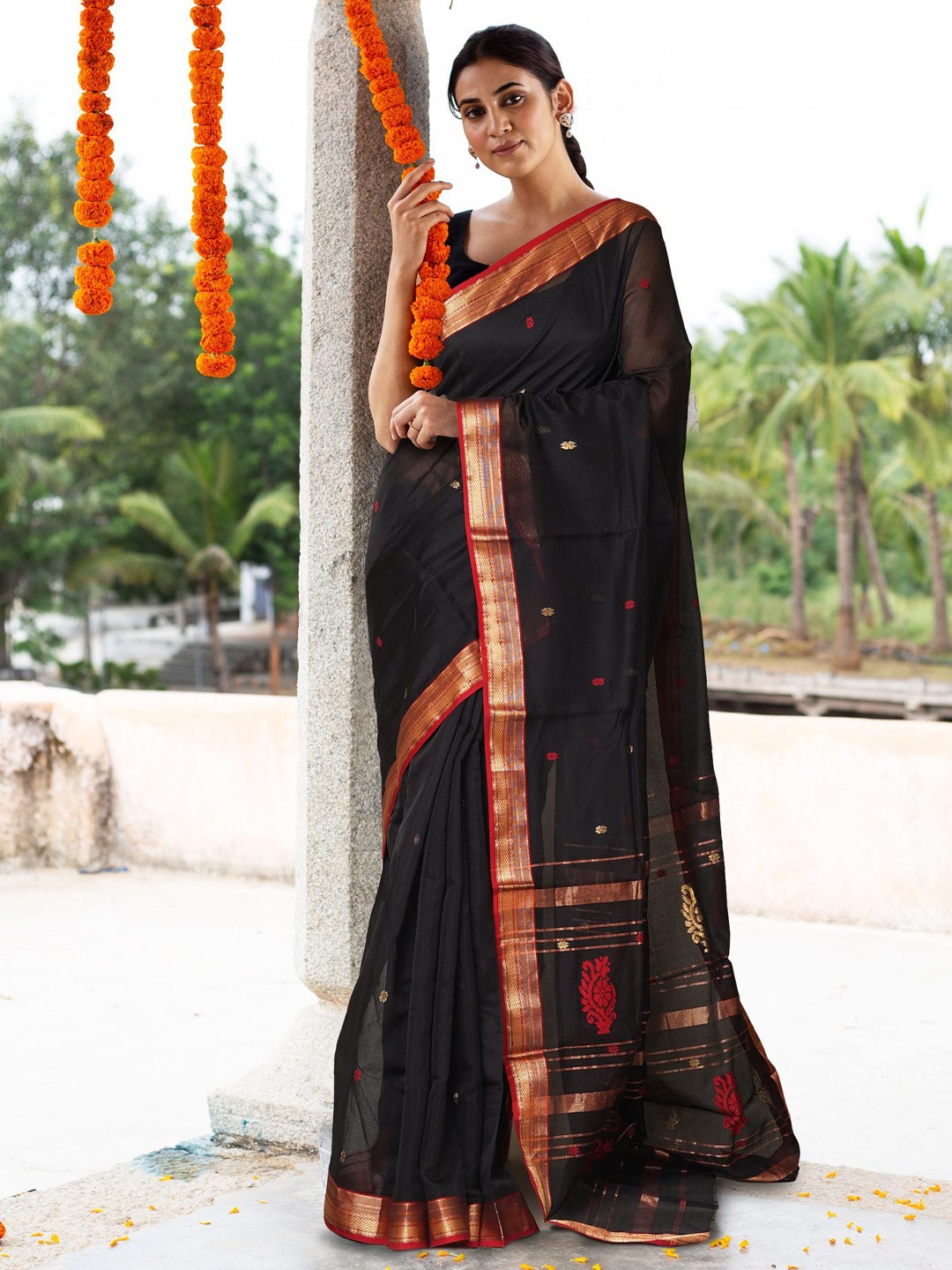 

Unnati Silks Woven Design Handloom Maheshwari Saree, Black