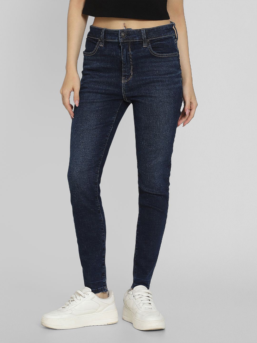 

AMERICAN EAGLE OUTFITTERS Women Skinny Fit High-Rise Light Fade Stretchable Jeans, Navy blue