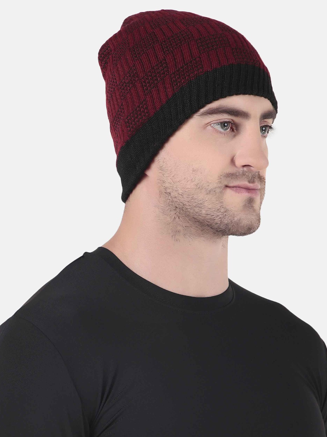 

WILD WEST Men Self Design Woollen Beanie, Maroon