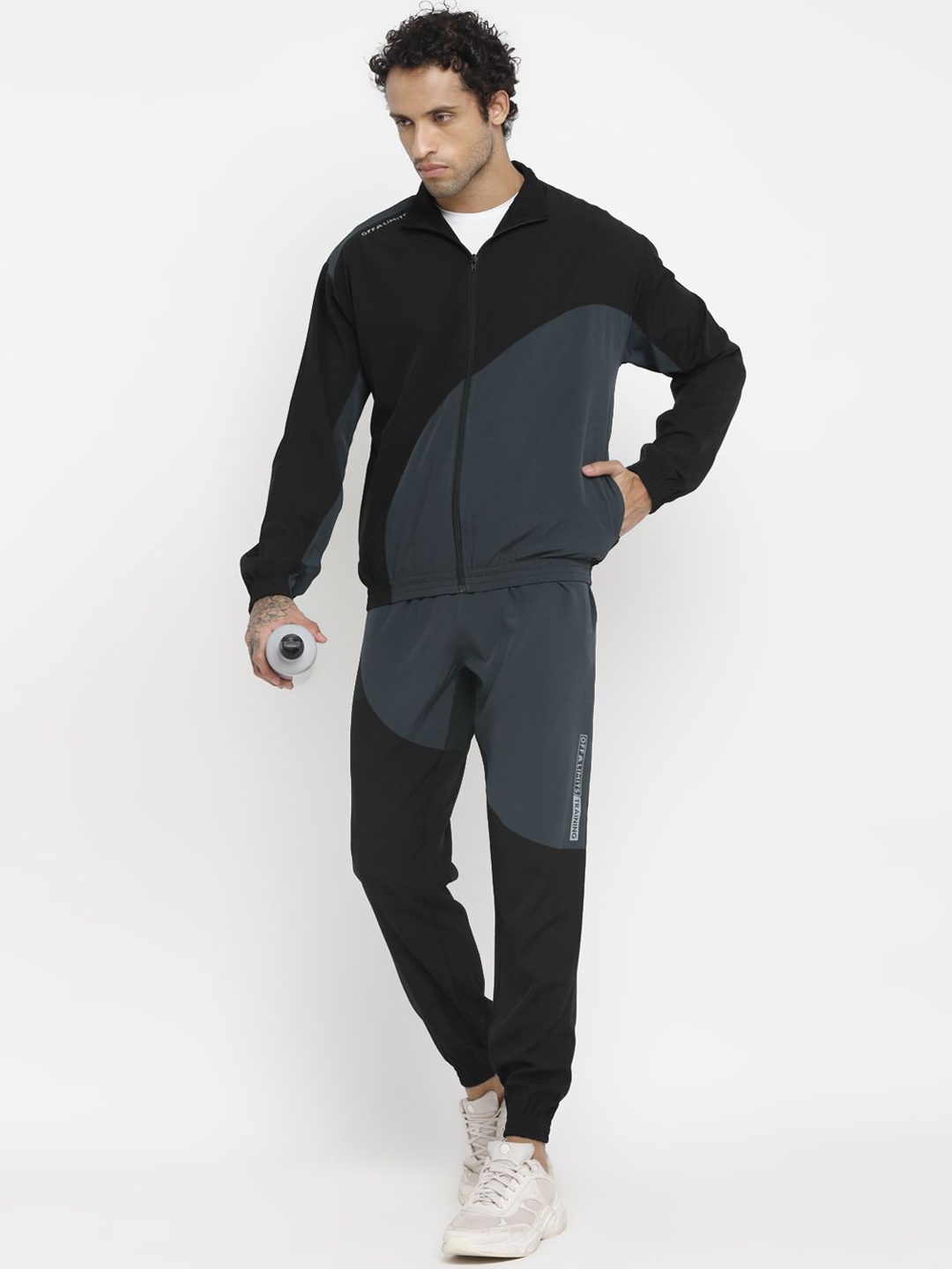 

OFF LIMITS Men Colourblocked Long Sleeve Tracksuits, Black