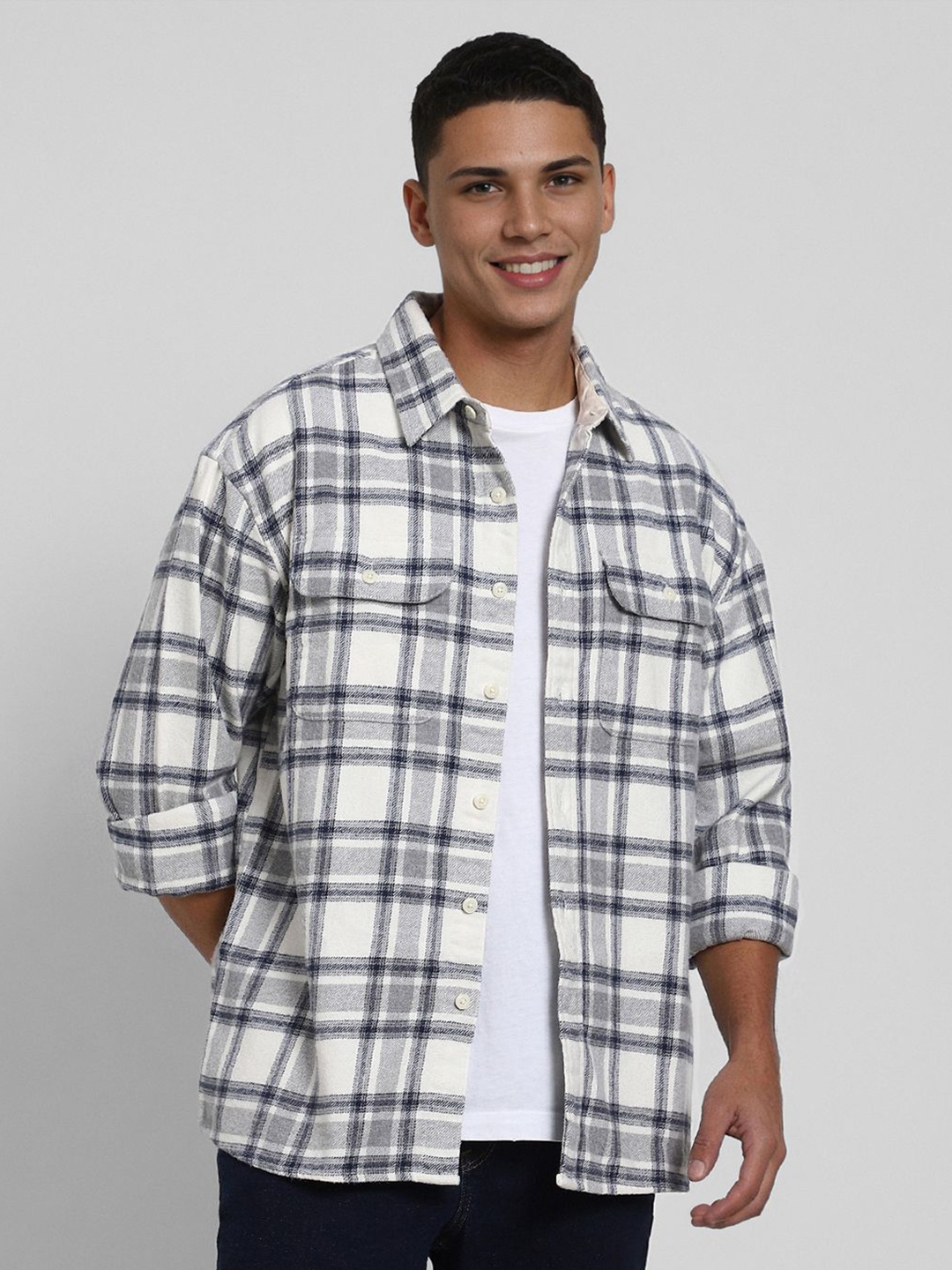 

AMERICAN EAGLE OUTFITTERS Men Classic Fit Checked Casual Shirt, White