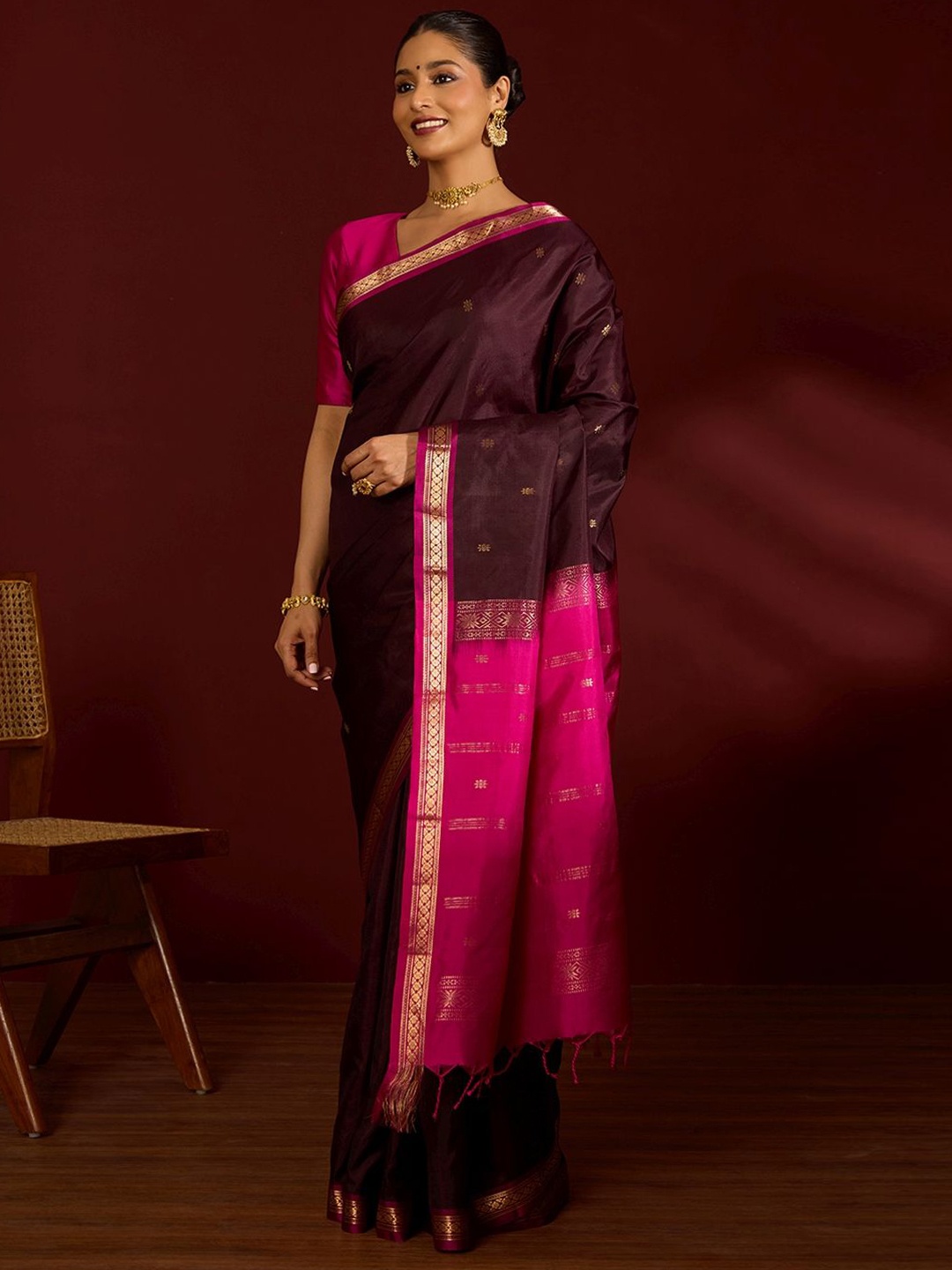 

Taneira Ethnic Motifs Woven Design Zari Pure Silk Kanjeevaram Saree, Brown