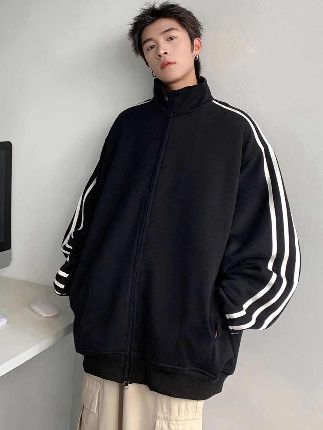 

StyleCast x Revolte Men Tailored Jacket, Black
