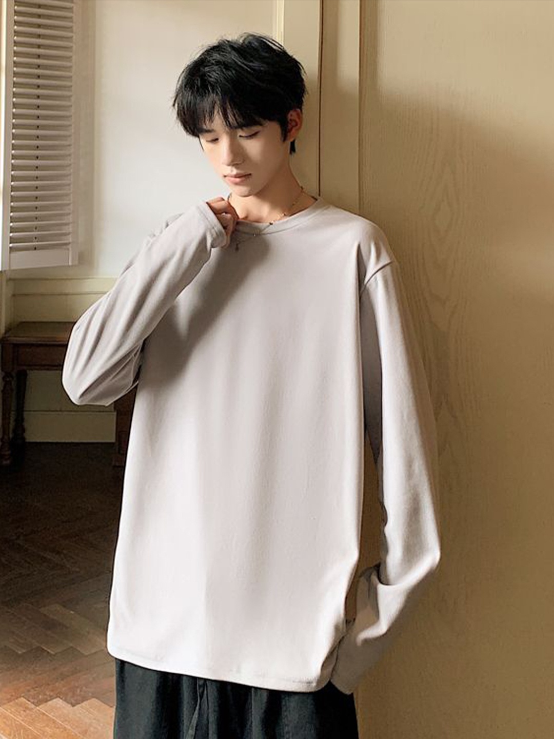 

StyleCast x Revolte Men Round Neck Long Sleeves Pullover Sweatshirt, Grey