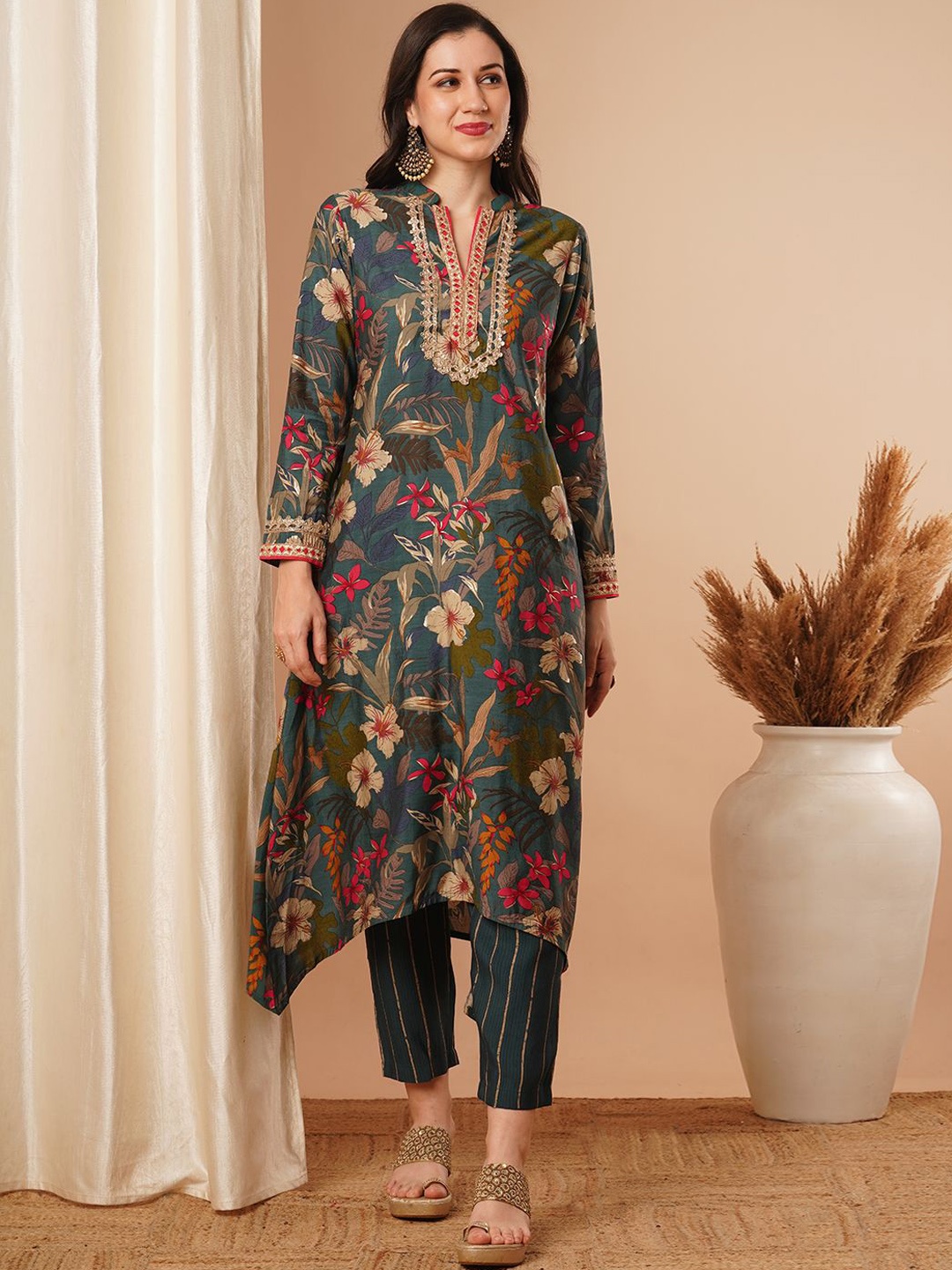 

FASHOR Floral Printed Gotta Patti Regular A-Line Kurta with Trousers, Teal