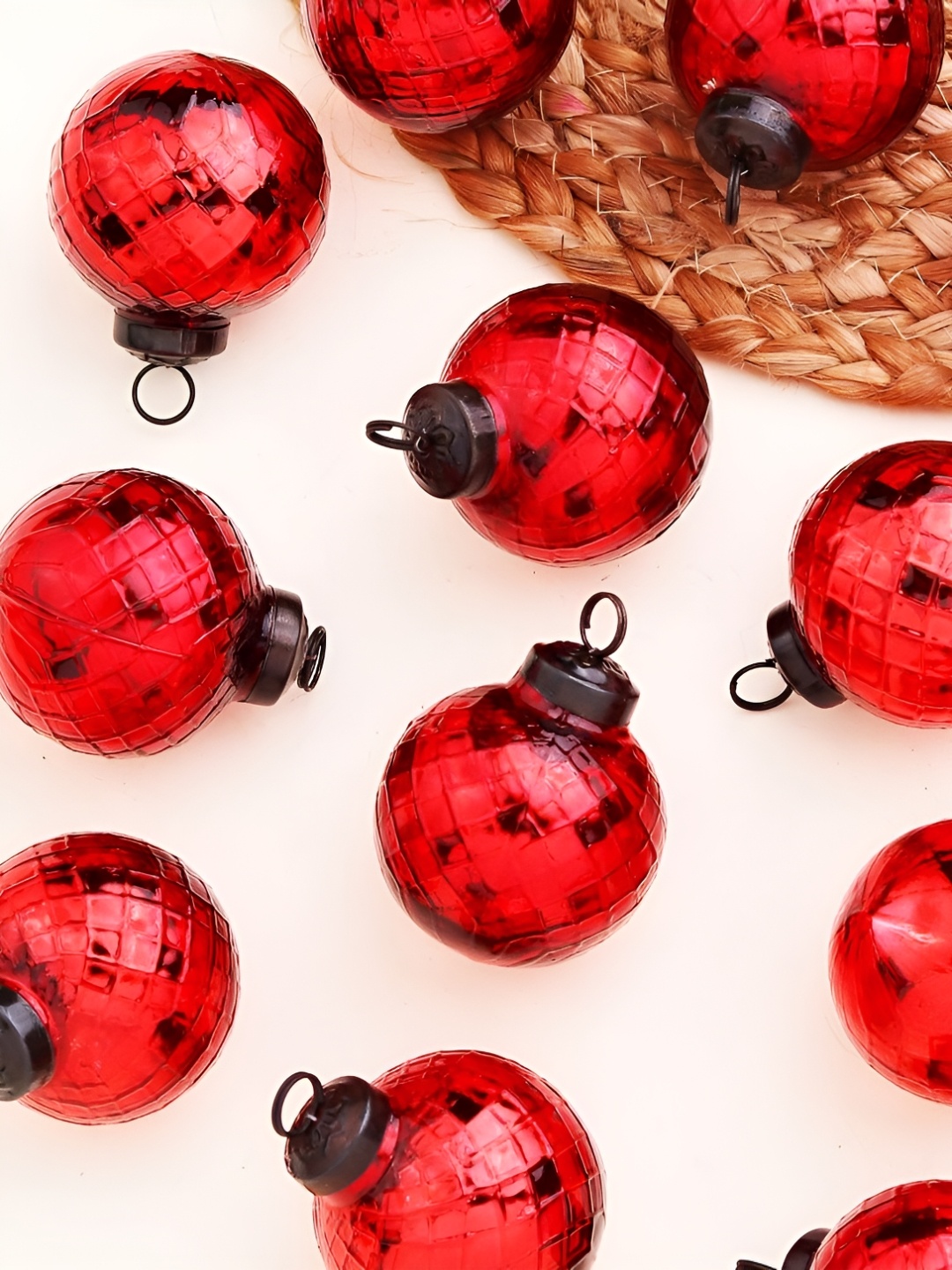

Indianshelf 12-Pcs Red Glossy Glass Christmas Tree Decoration