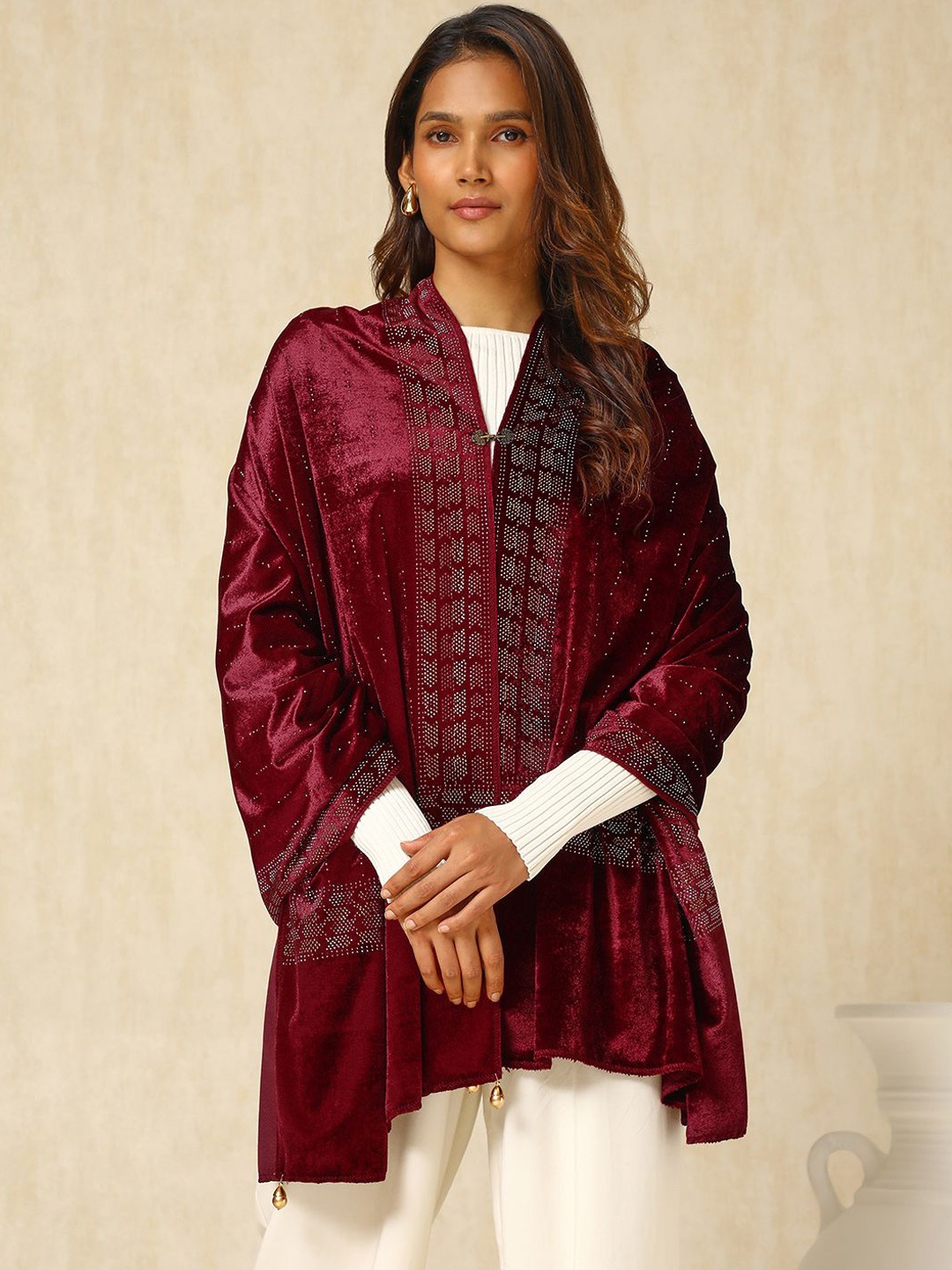 

Soch Geometric Embellished Velvet Shawl, Maroon