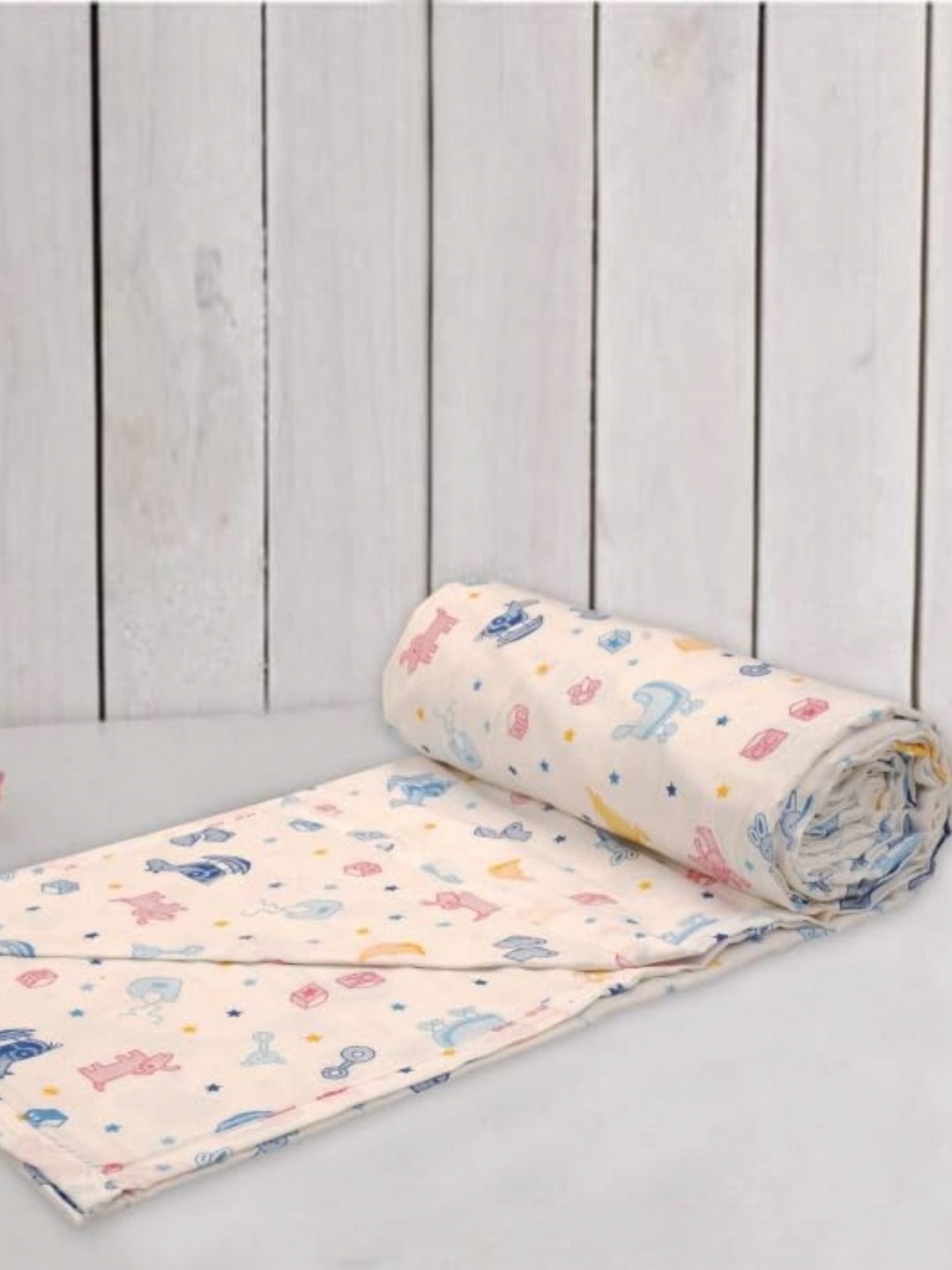 

Trance Home Linen Cream-Coloured & Blue Floral 150 GSM Double Bed Dohar