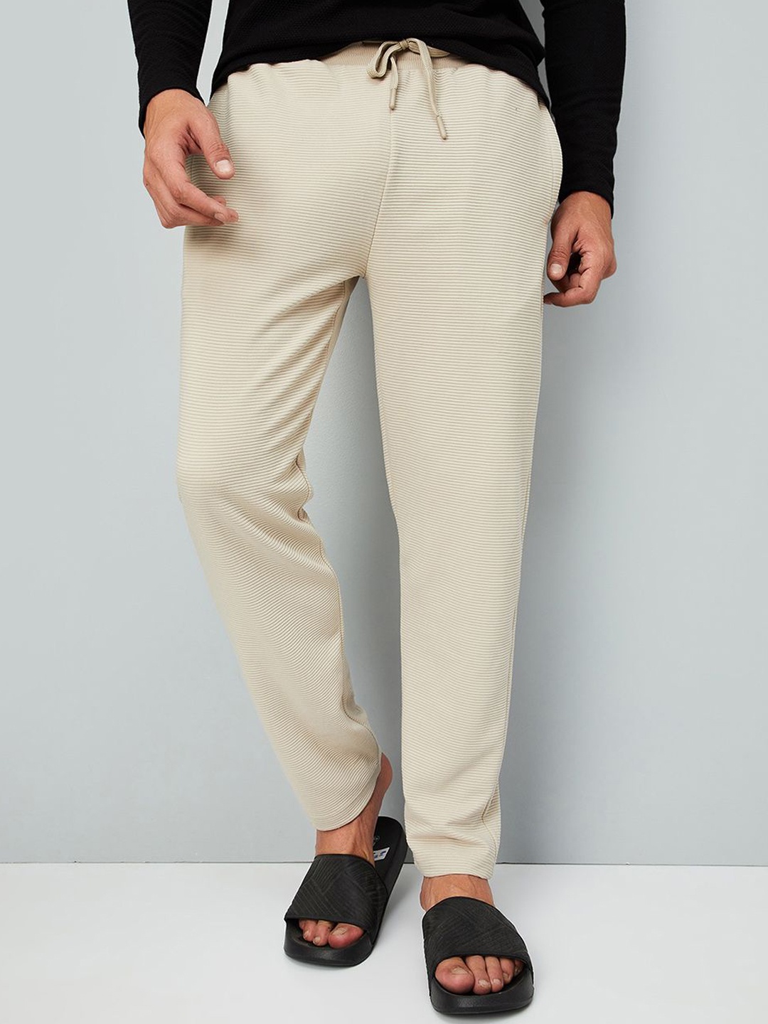 

max Men Self Design Mid Rise Lounge Pant, Beige