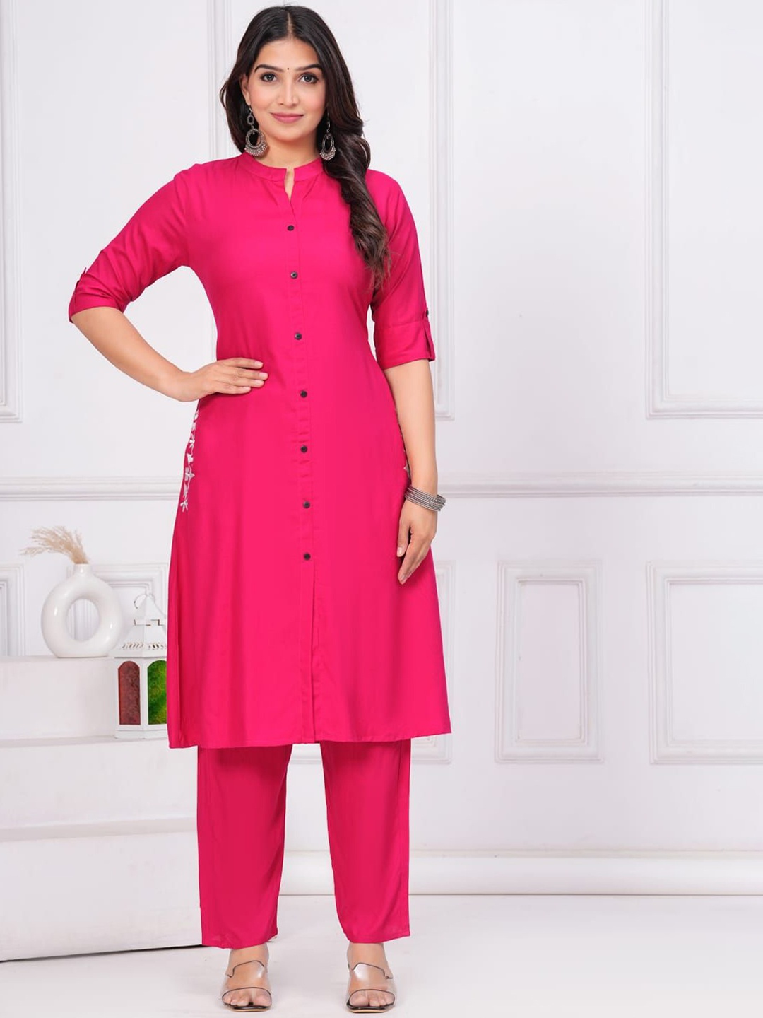 

MILAAV Thread Work Mandarin Collar A-Line Kurta with Trouser, Pink