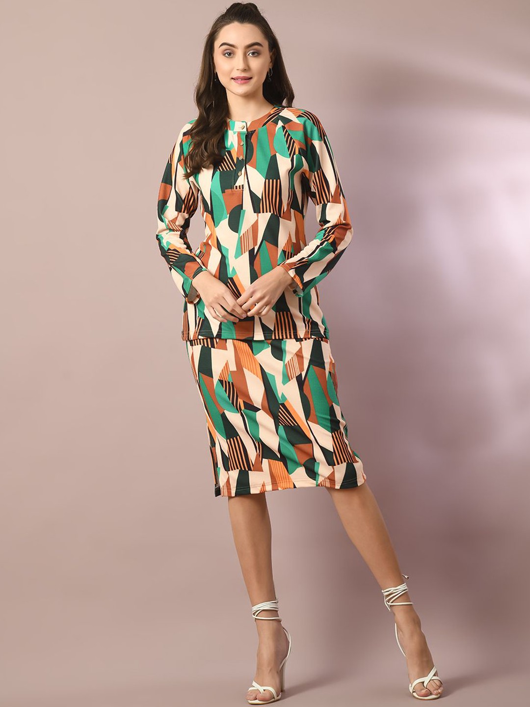 

The Roadster Lifestyle Co Women Printed Knee Length Skirt, Green