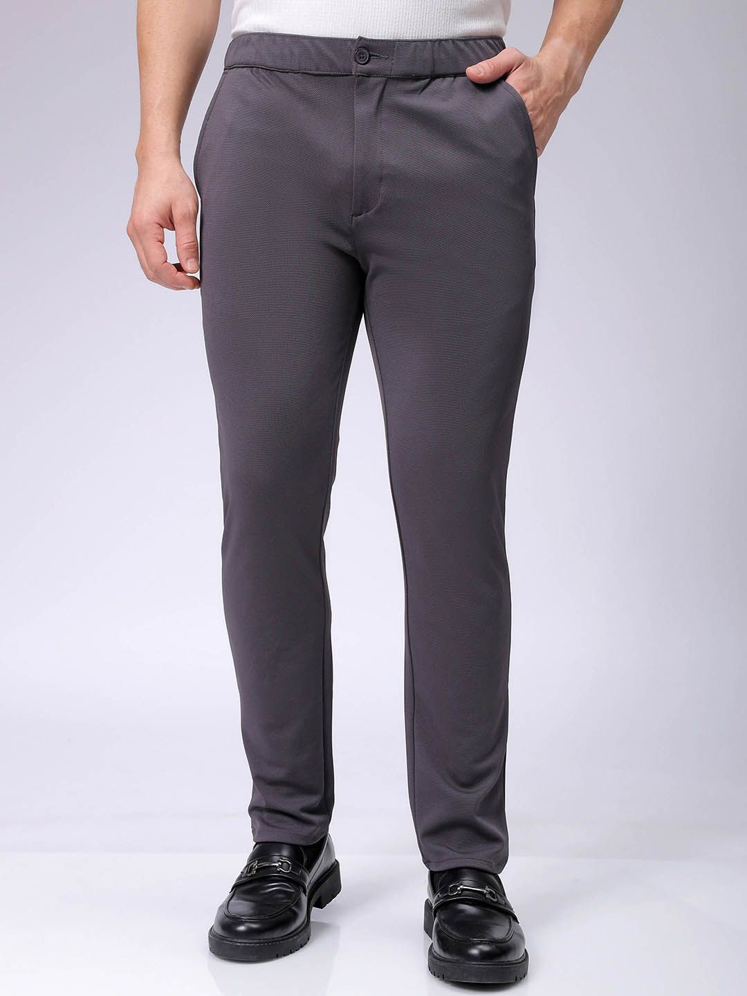 

The Indian Garage Co. X Luxe Men Textured Slim Fit Mid-Rise Trousers, Grey