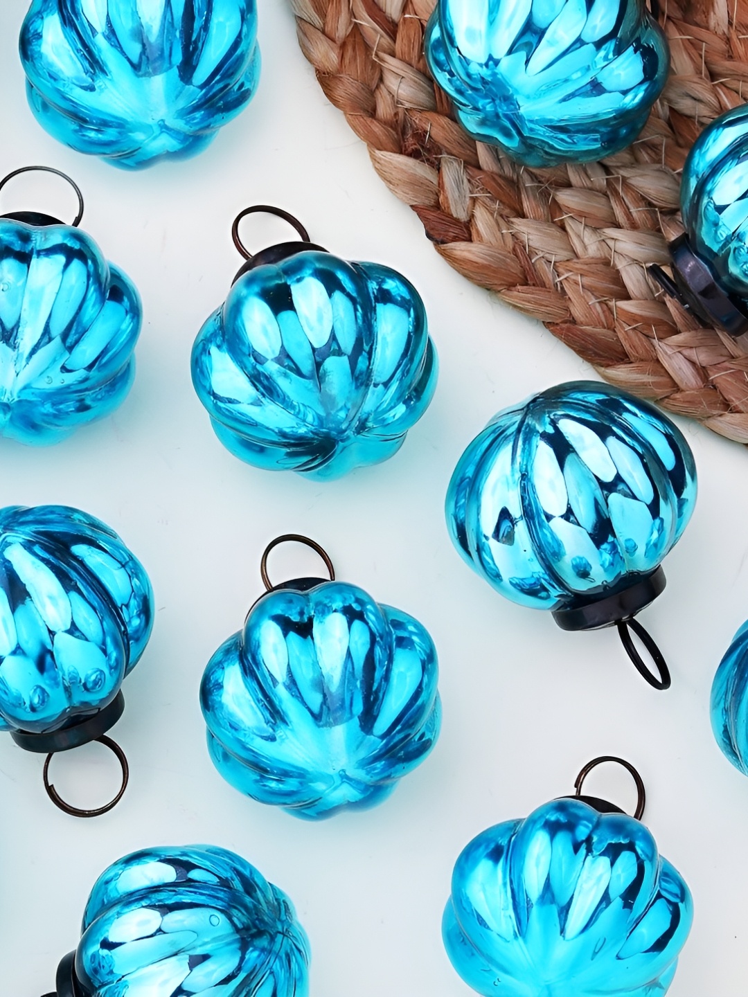 

Indianshelf 12Pcs Blue Glossy Glass Christmas Tree Ornaments