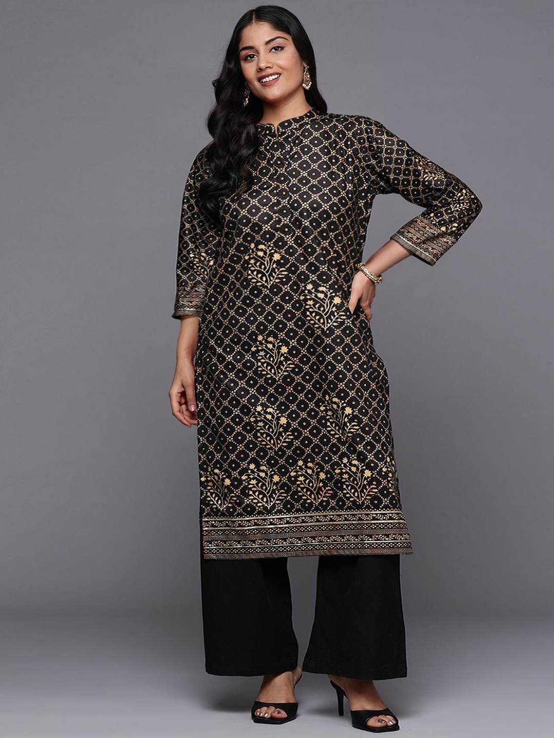 

A PLUS BY AHALYAA Plus Size Bandhani Printed Mandarin Collar Velvet Straight Kurta, Black