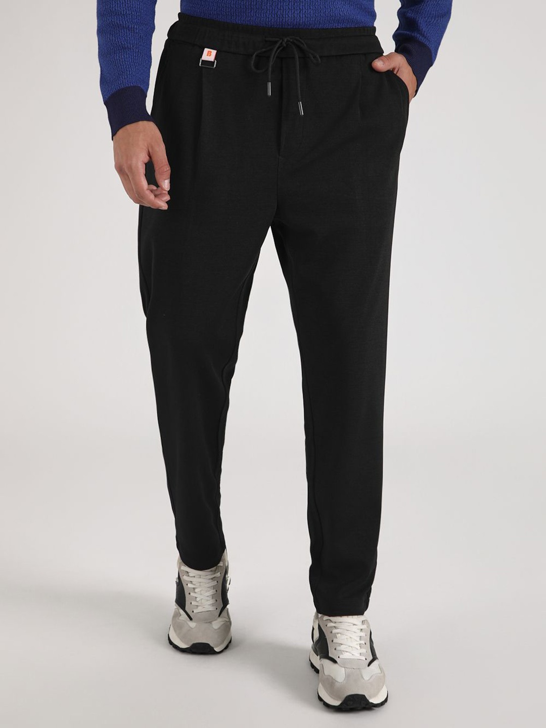 

Banana Club Men Mid-Rise Relaxed Korean Trousers, Black