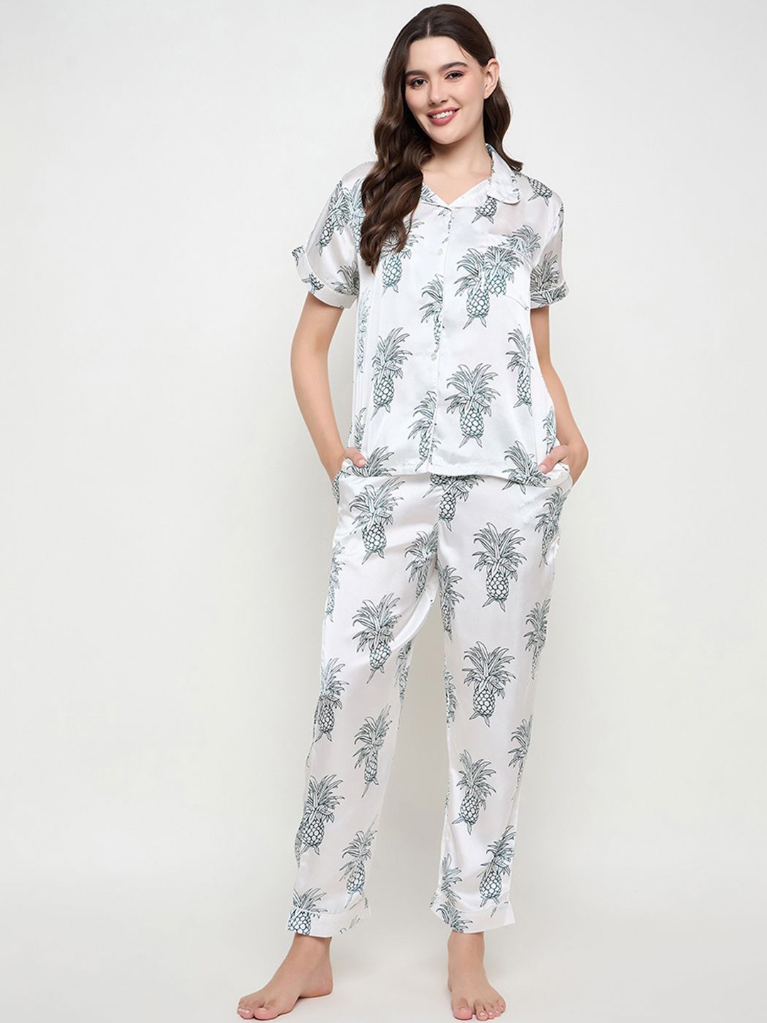 

Clovia Women Printed Night suit, White