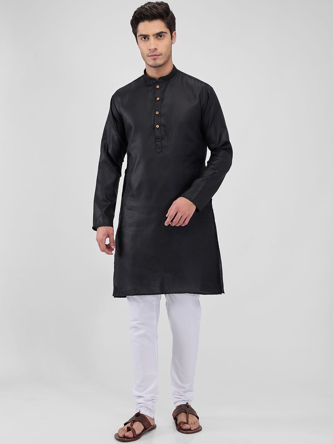

Mmore Men Regular Kurta with Churidar, Black