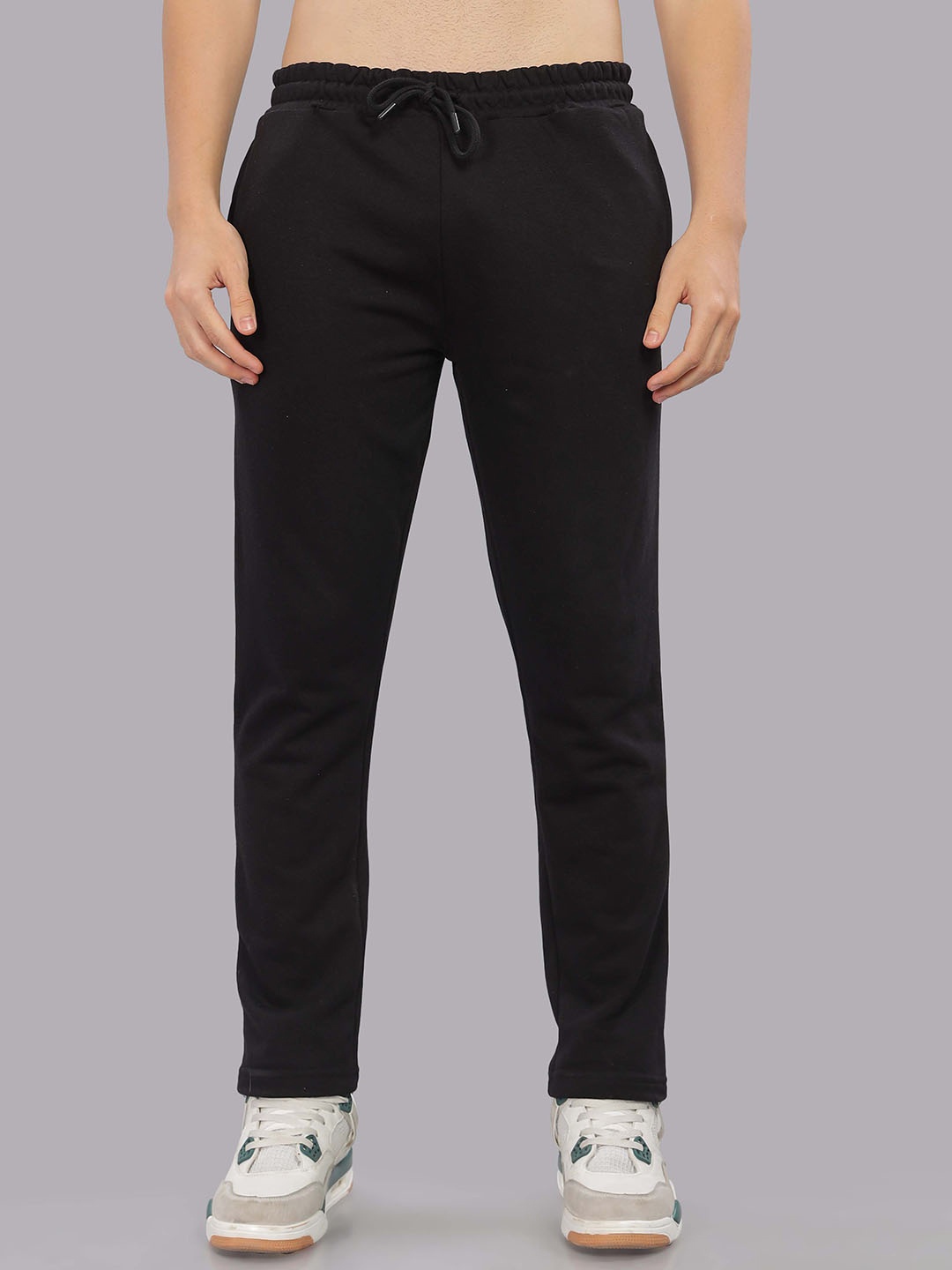 

TOMHIDDLE Men Dry Fit Mid-Rise Track Pants, Black