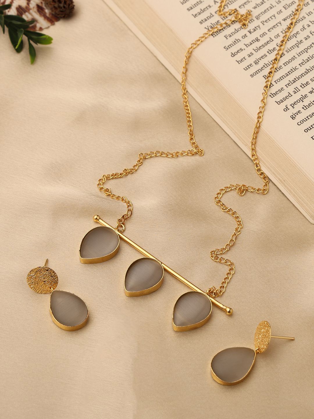 

PATOLA BY VJ Gold-Plated Stones Studded Jewellery Set