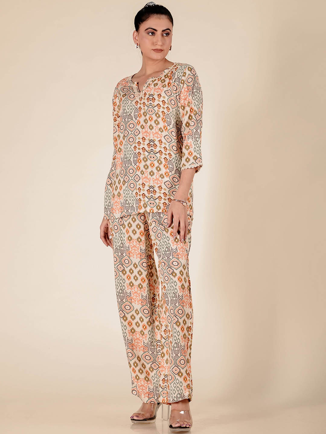 

WESTIFIED Ikat Printed Three-Quarter Sleeves Top & Trouser, Cream