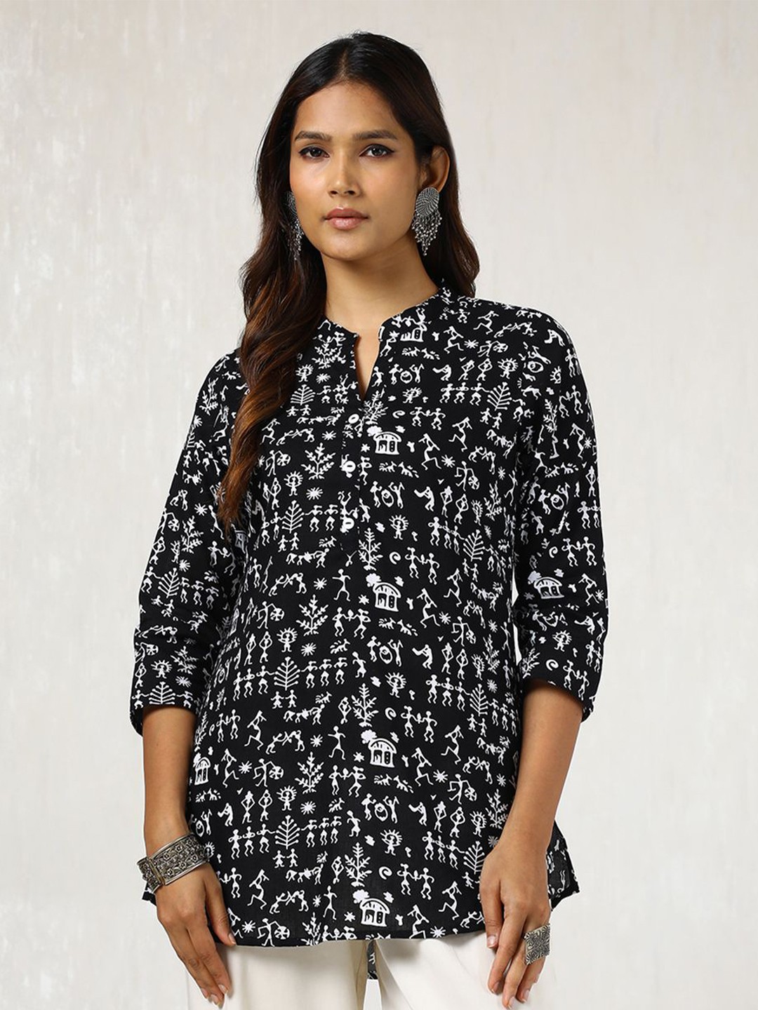 

Soch Women Mandarin Collar Printed Tunic, Black