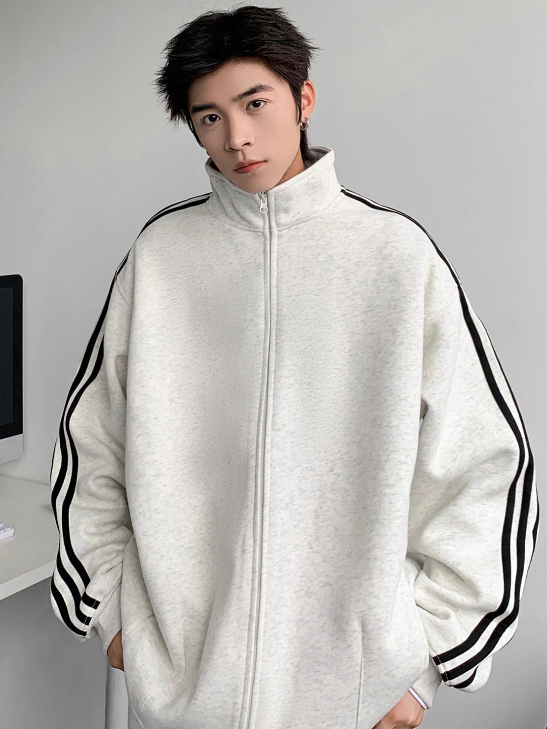 

StyleCast x Revolte Men Tailored Jacket, Grey