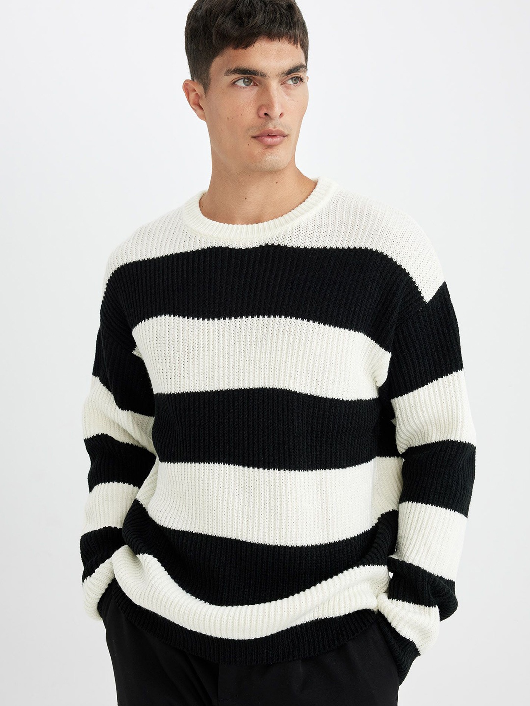 

DeFacto Men Striped Pullover Sweater, Black