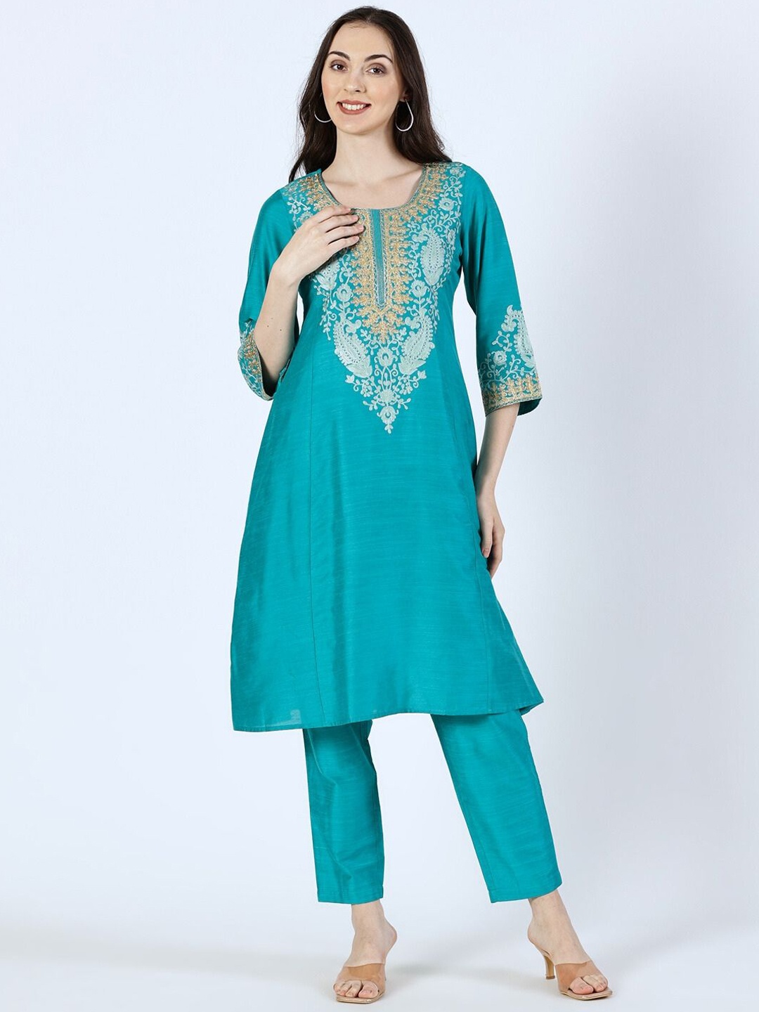 

Saffron Threads Paisley Embroidered Thread Work Kurta With Trousers, Turquoise blue