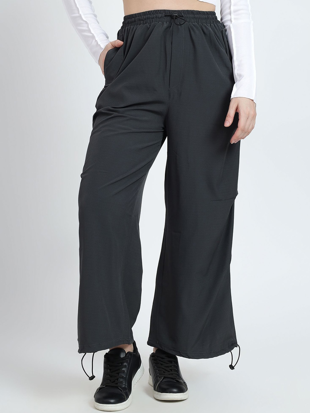 

TABADTOD Women Striped Relaxed Loose Fit Cargos Trousers, Grey