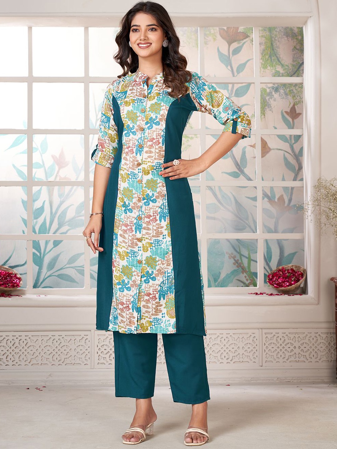 

KALINI Ethnic Motifs Printed Straight Kurta With Palazzos, Green