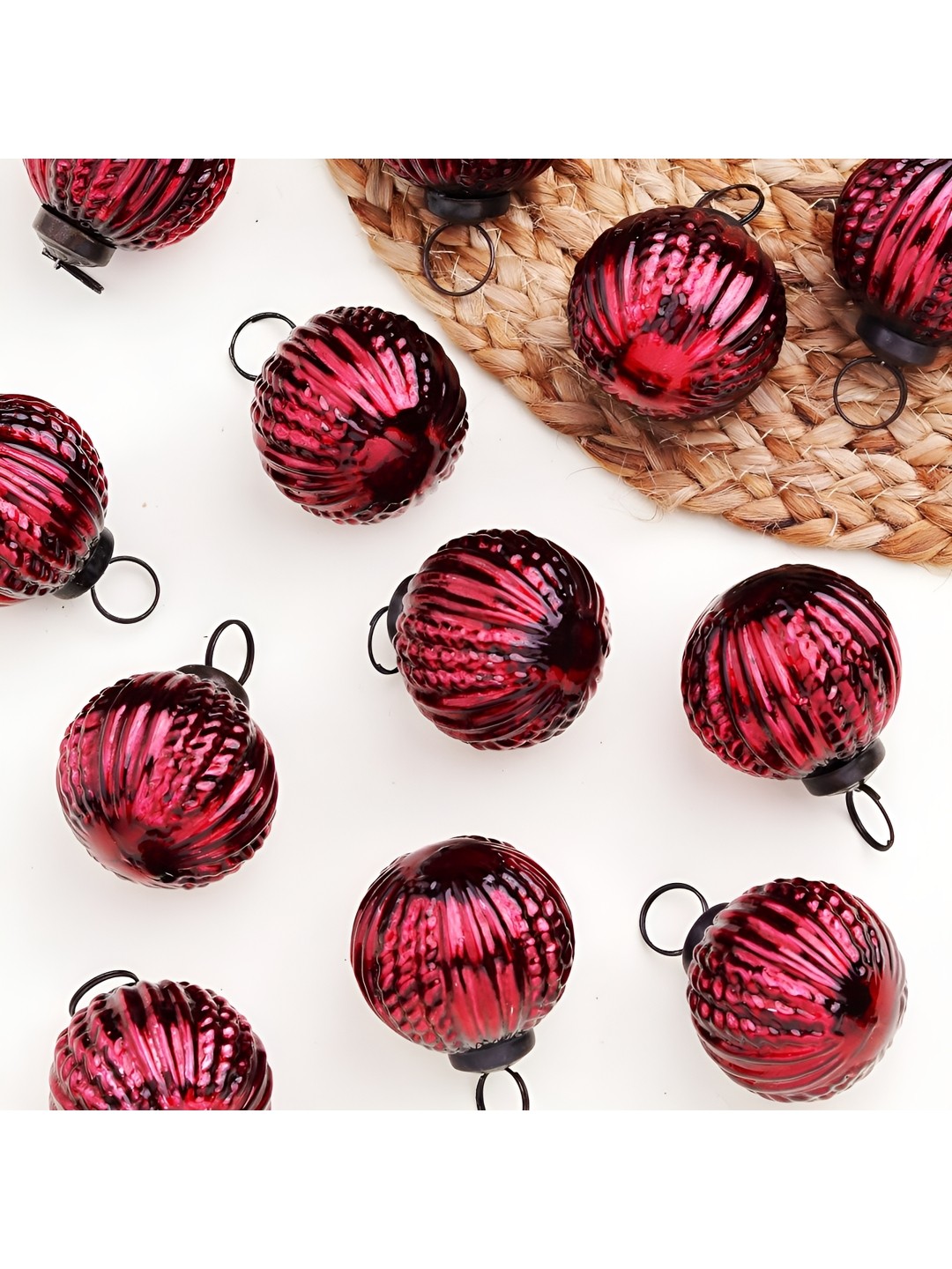 

Indianshelf 12Pc Burgundy Textured Glass Christmas Tree Decor
