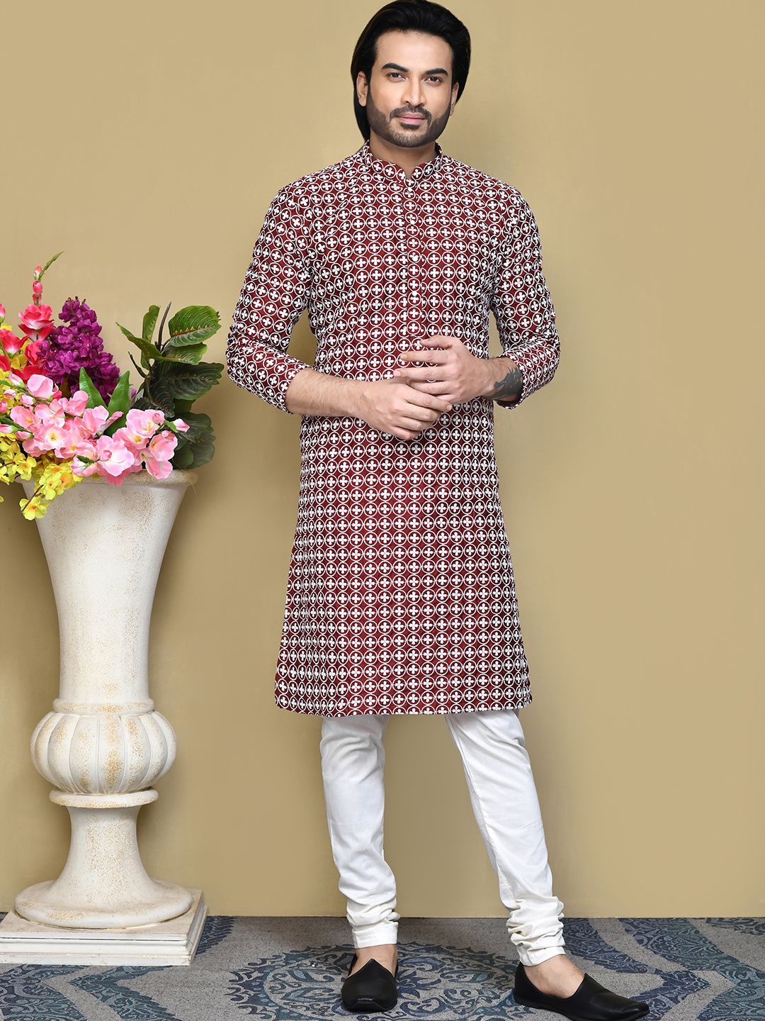 

RANAK Geometric Printed Mandarin Collar Cotton Straight Kurta, Maroon