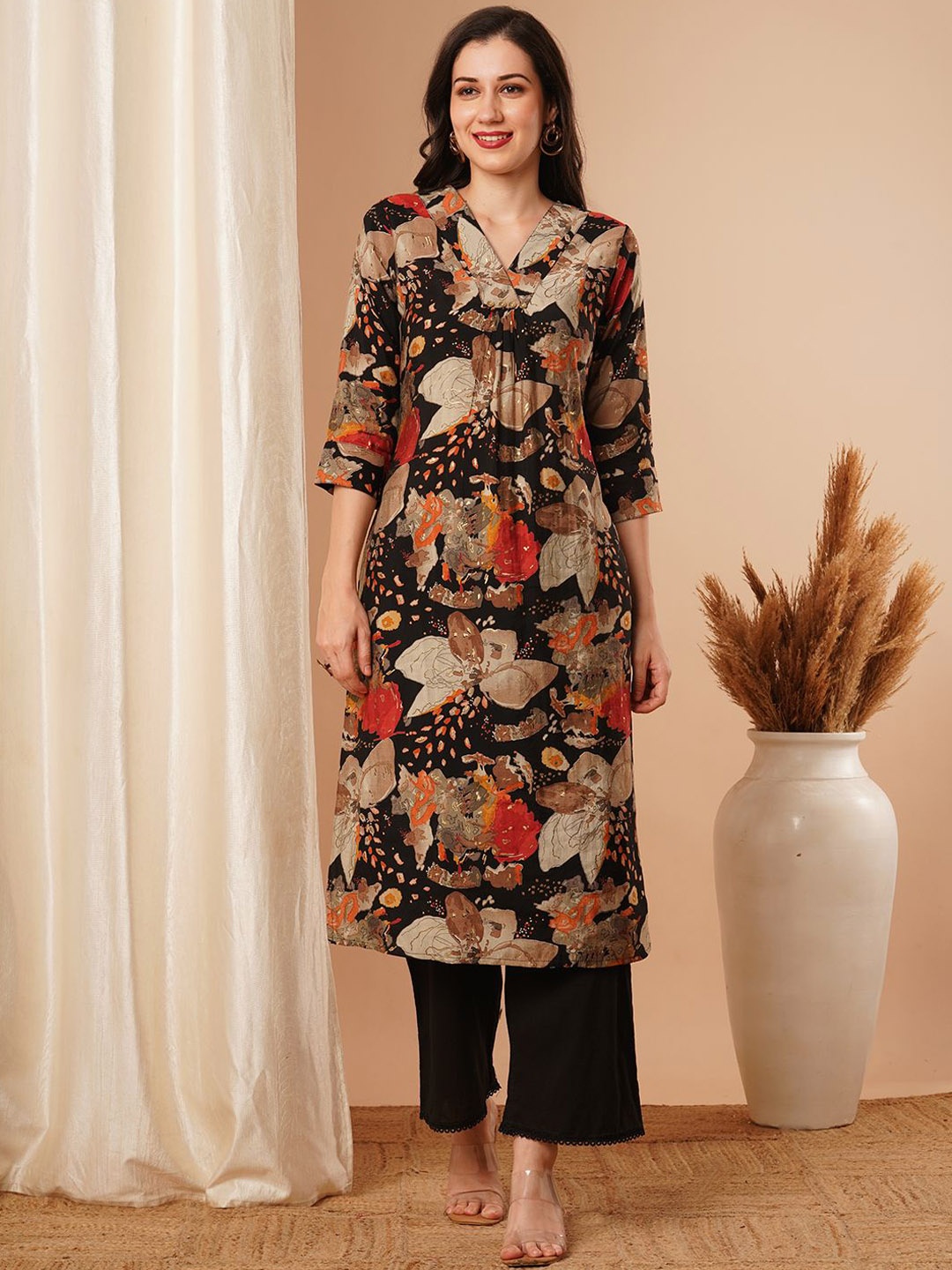 

FASHOR Floral Printed V-Neck Silk Straight Kurta, Black
