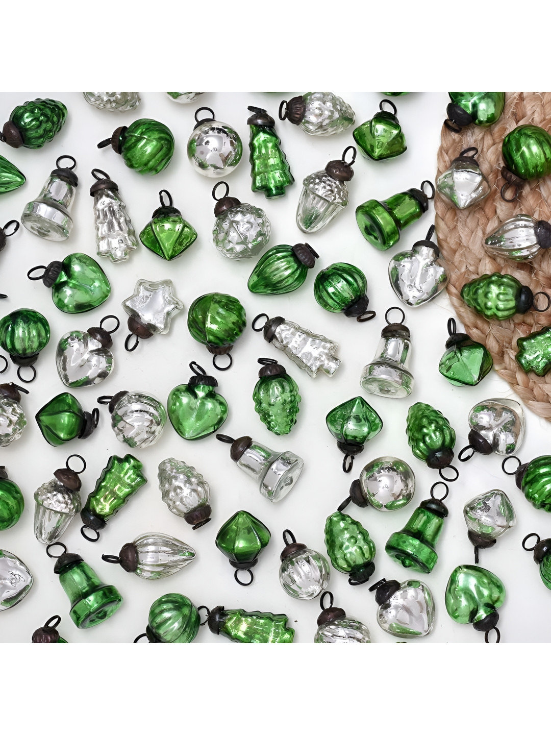 

Indianshelf 25 Pcs Green Glossy Glass Christmas Tree Ornaments