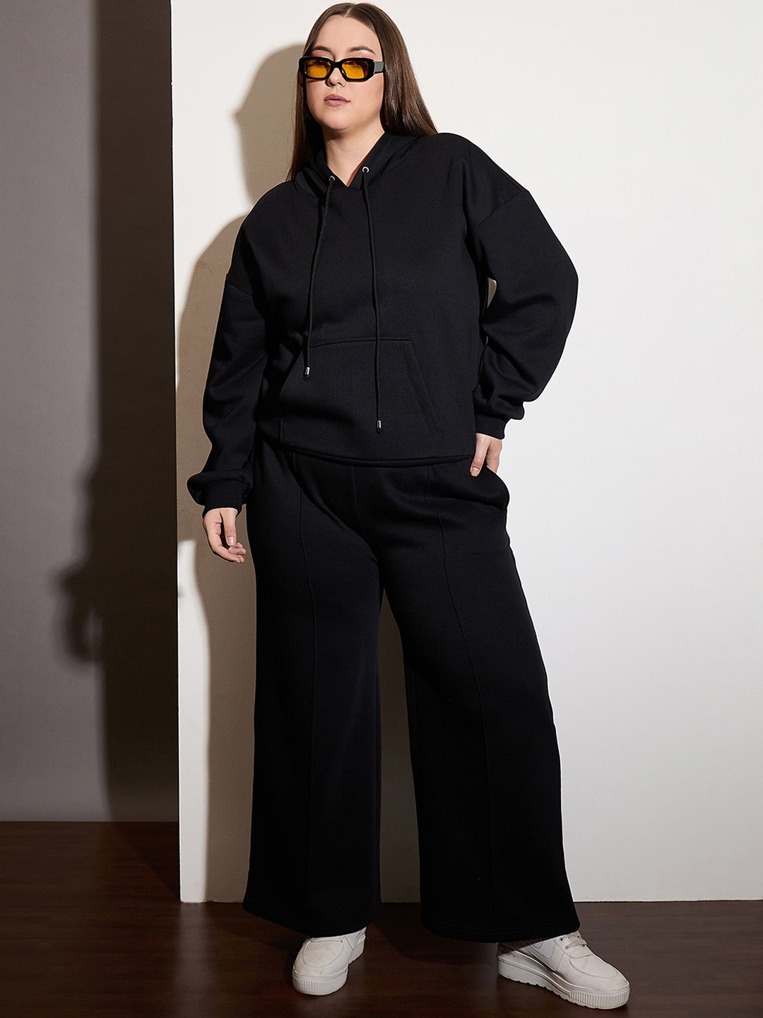 

SASSAFRAS Hooded Neck Fleece Sweatshirt With Trousers, Black
