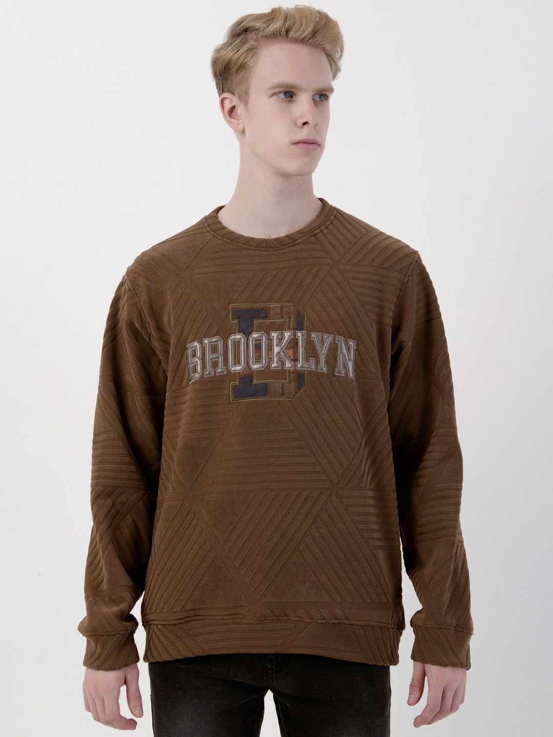 

Albion By CnM Men Printed Round Neck Long Sleeves Pullover Sweatshirt, Brown