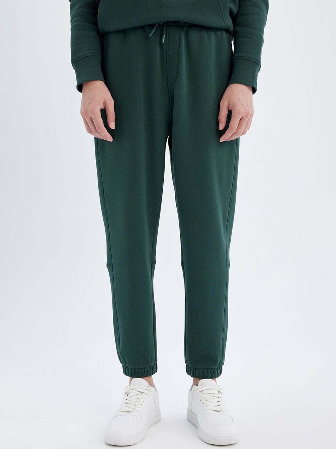 

DeFacto Men Mid-Rise Joggers Trousers, Na