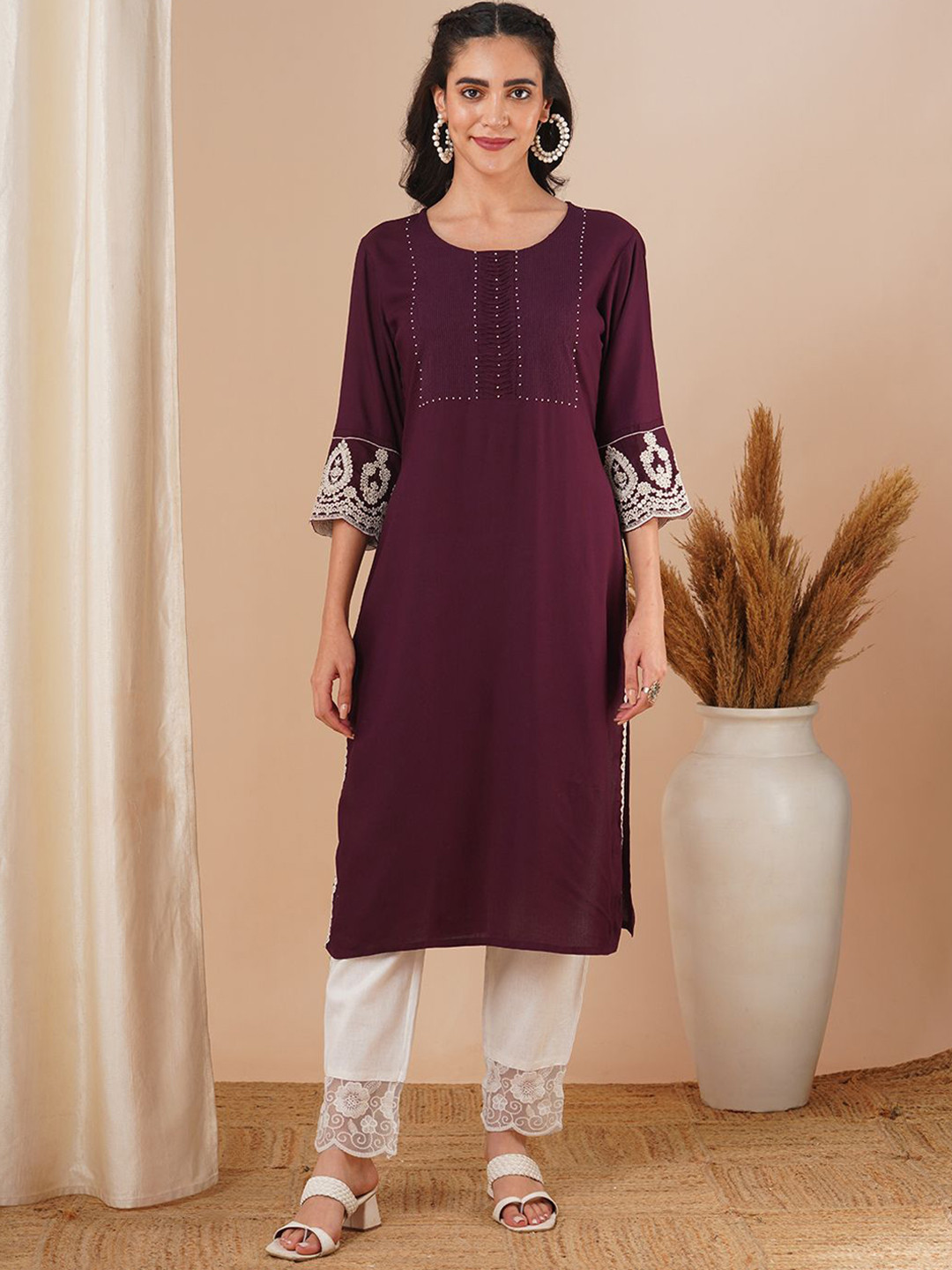 

FASHOR Ethnic Motifs Embroidered Straight Kurta, Purple