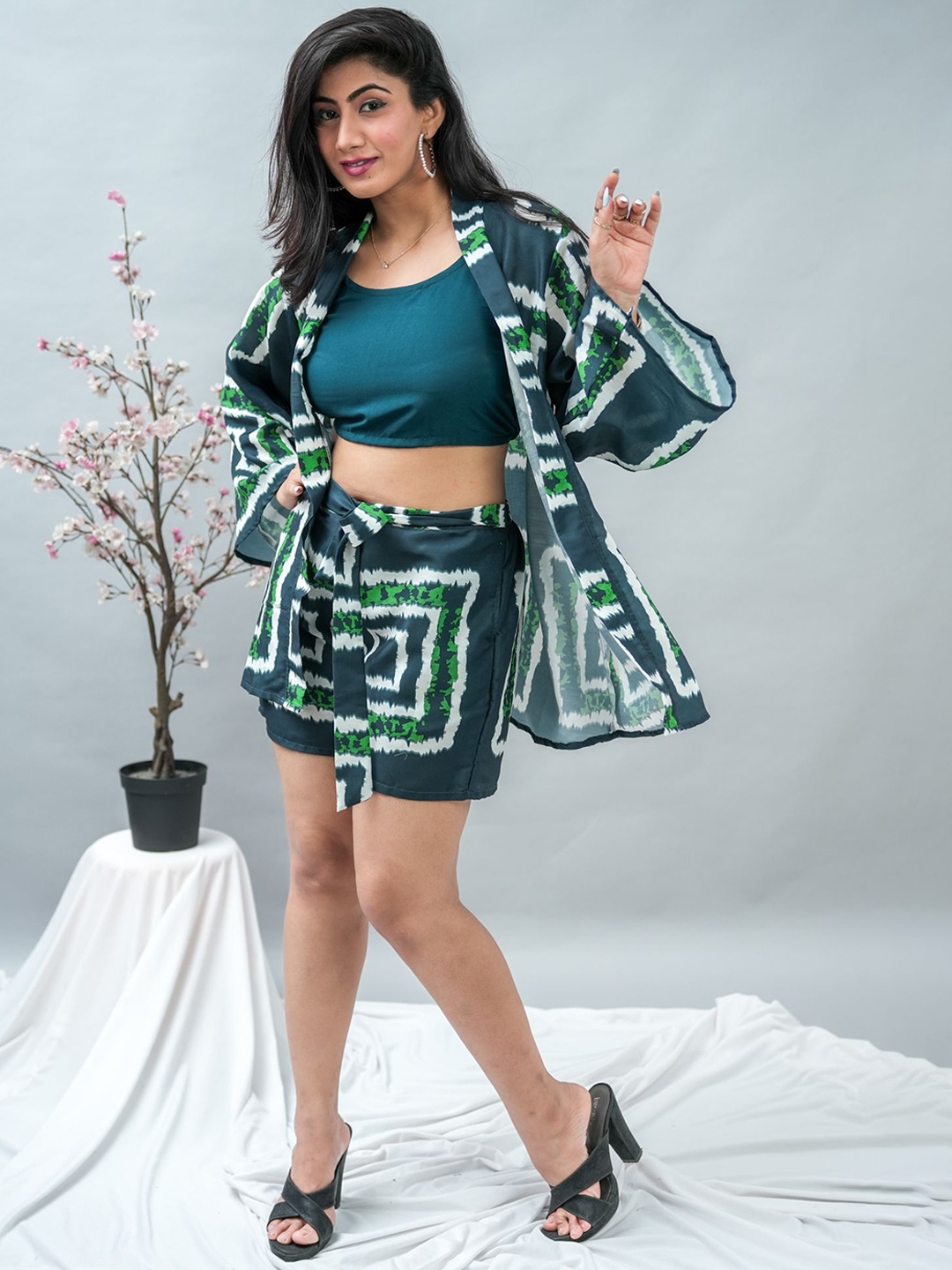 

GO BOUJEE Printed Top & Shorts With Shrug Co-Ords, Green