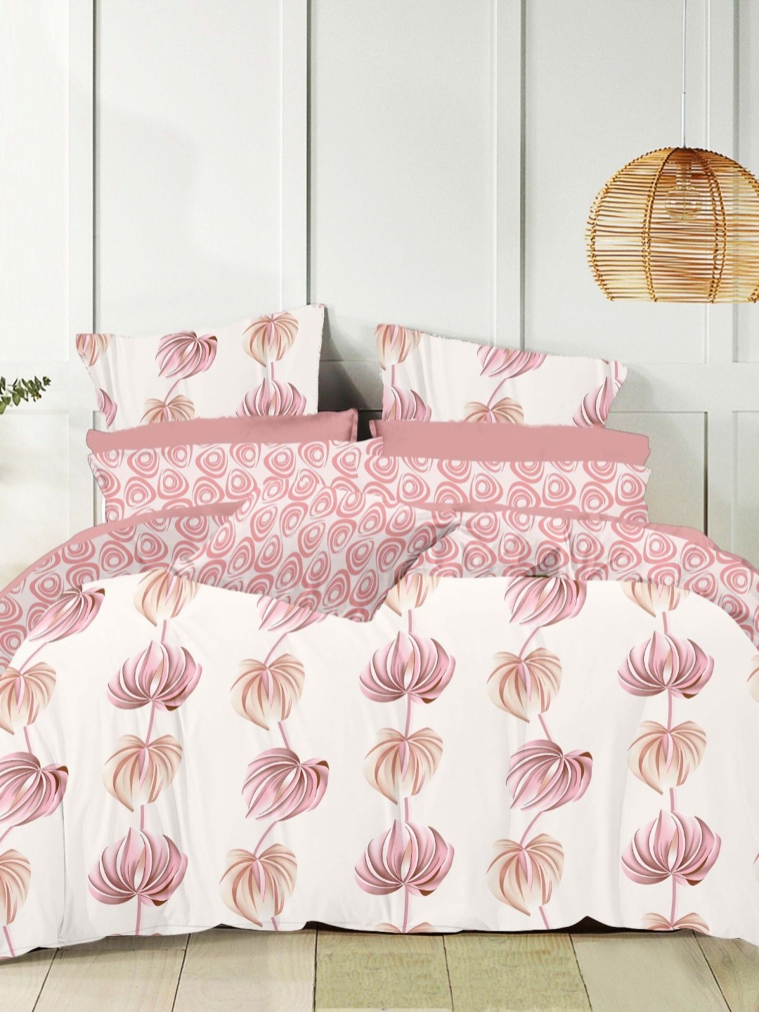 

Ariana Beige & White Floral 144 TC Queen Bedsheet with 2 Pillow Covers
