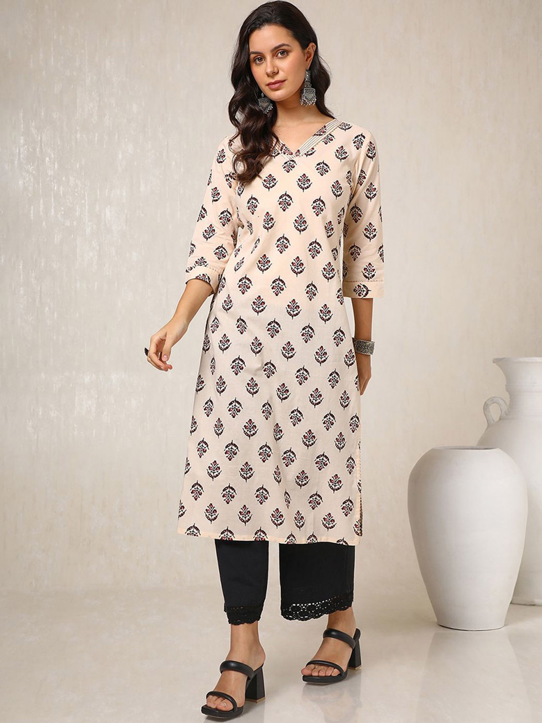 

Soch Floral Printed Gotta Patti Cotton Straight Kurta, Beige