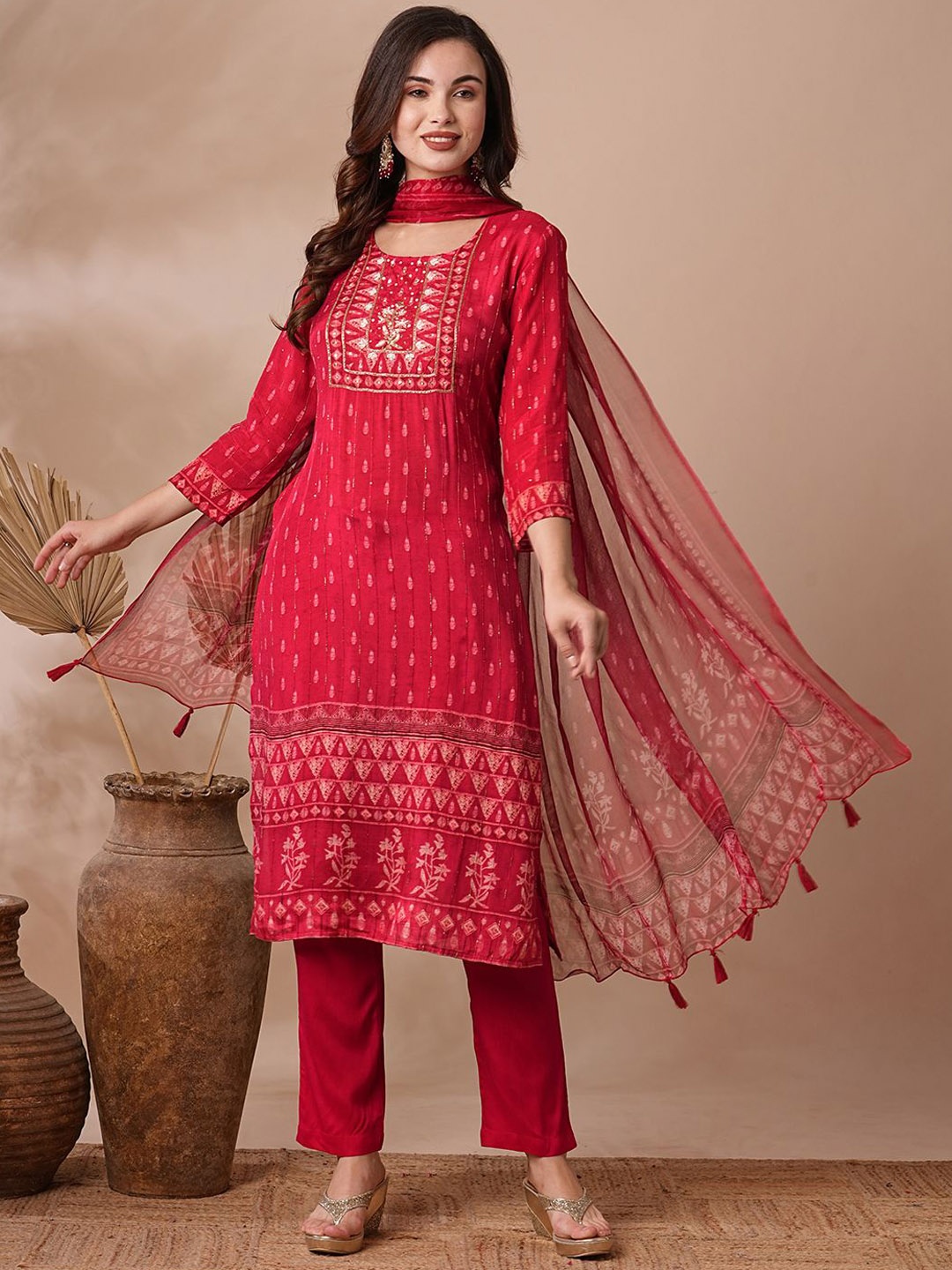 

FASHOR Ethnic Motifs Printed Regular Straight Kurta with Trousers & Dupatta, Red