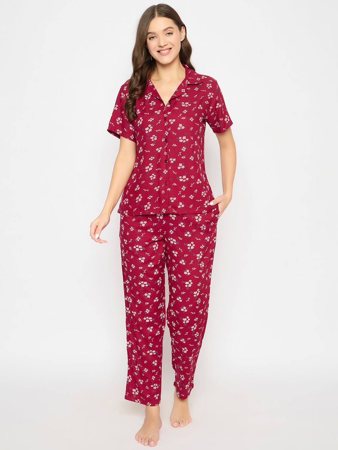 

Clovia Women Printed Lapel Collar Short Sleeves Night suit, Maroon