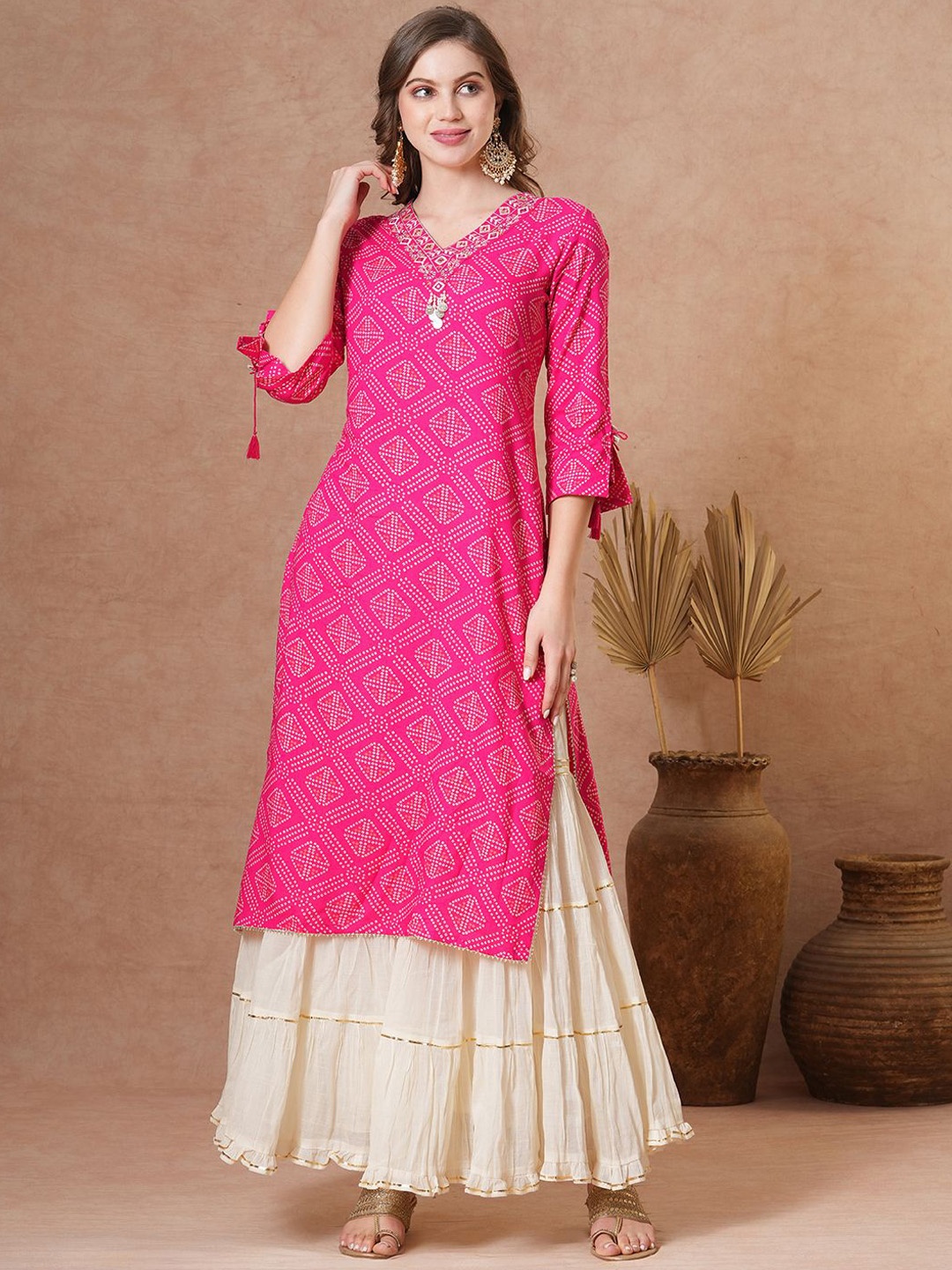 

FASHOR Bandhani Printed Mirror Work Straight Kurta, Pink