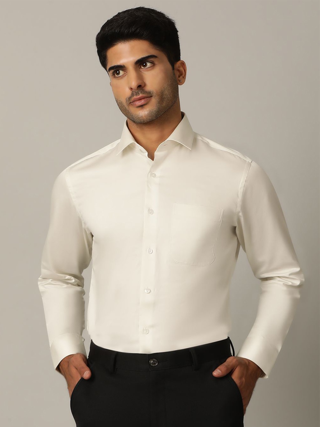 

METAL Men Spread Collar Solid Cotton Slim Fit Formal Shirt, Off white